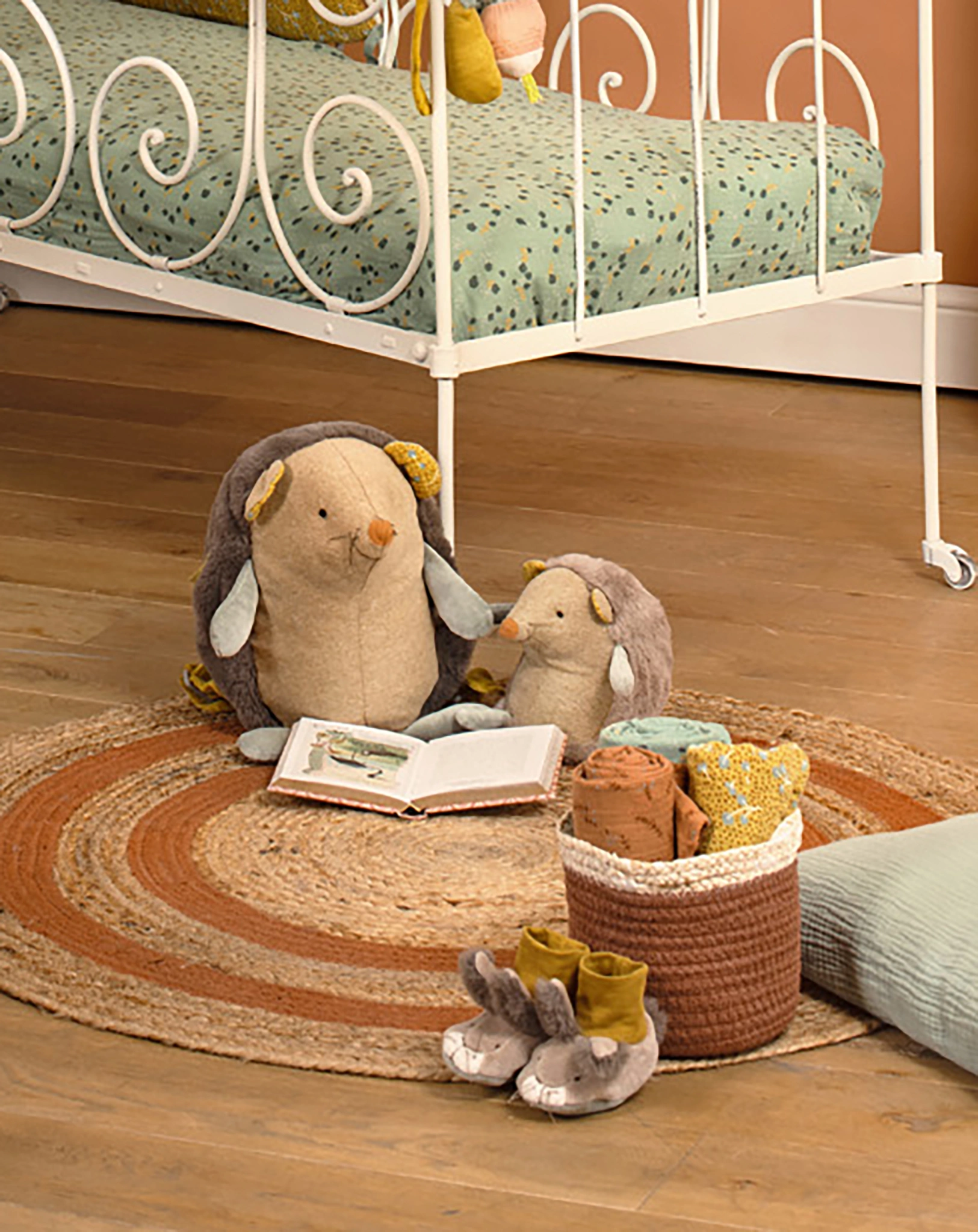 Spieluhr TROIS LAPINS - IGEL (19cm) in braun