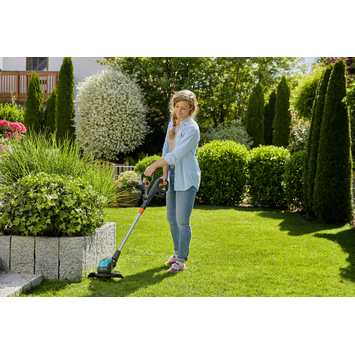 Gardena 18V trimmer EasyCut 23cm incl. accu   lader