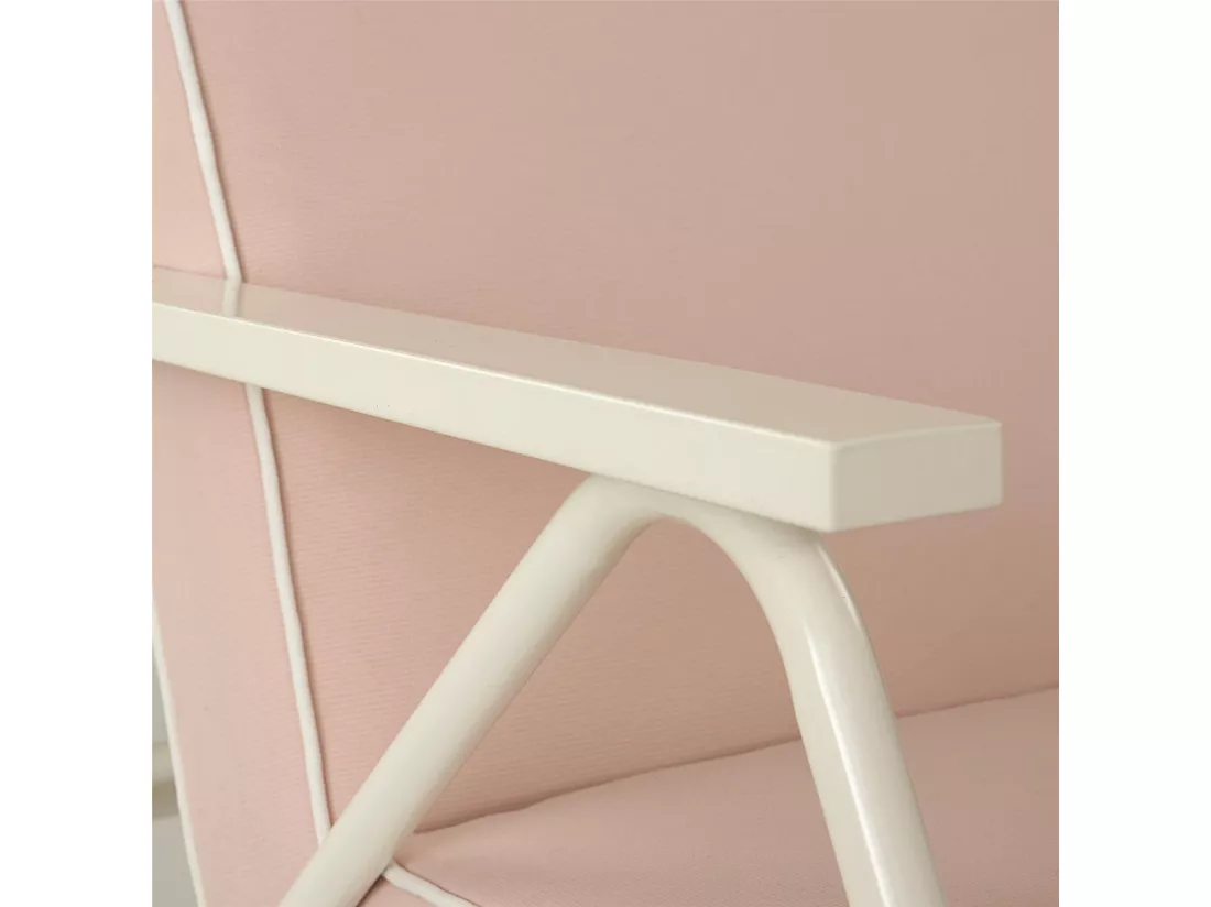 Connie | Chaise longue d'extérieur en oléfine eau de rose et structure en acier