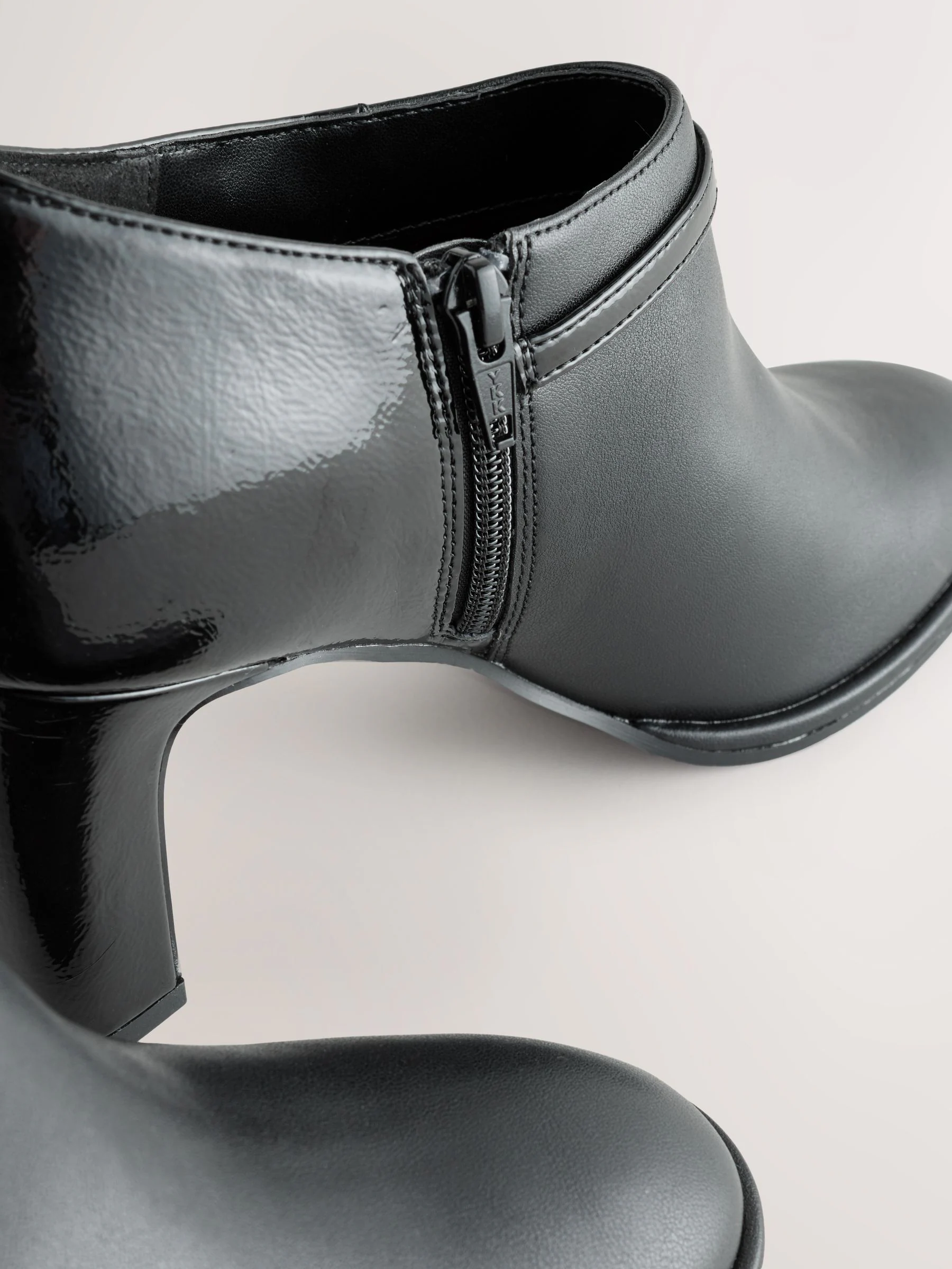 Zwart - Forever Comfort® Round Toe Block Heel Buckle Detail Shoe Boots