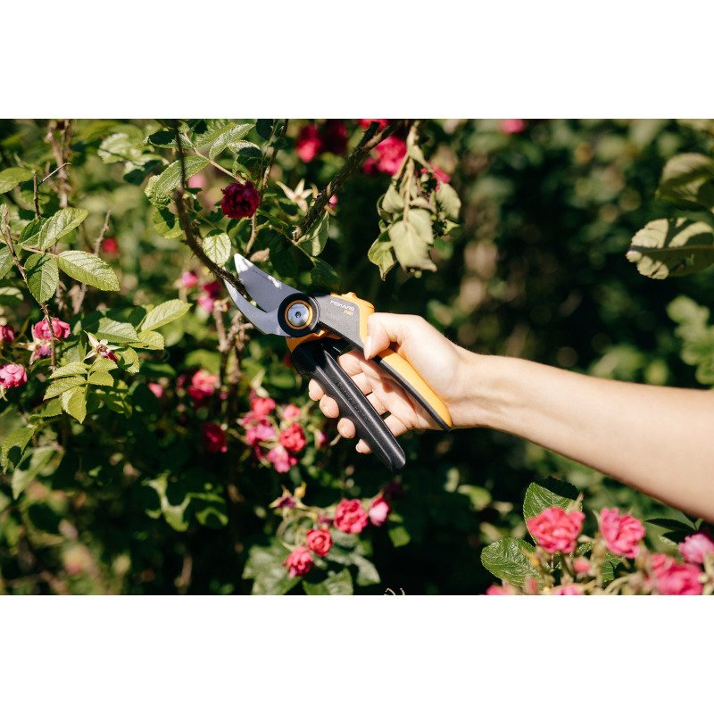 Sécateur à crémaillère à poignée tournante Powergear P961 Fiskars