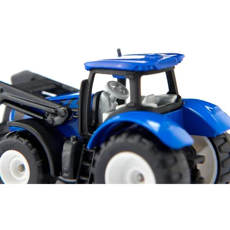 SIKU 1544 New Holland mit Palettengabel und Palette