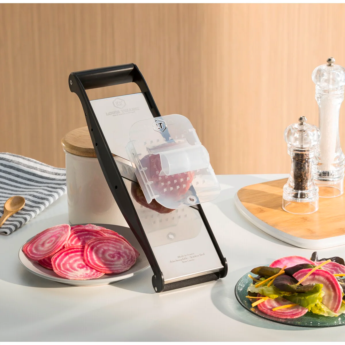 Mandoline inox Compact-PRO BASALTE avec poussoir ergonomique - 2 peign