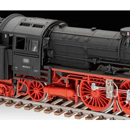 Revell Schnellzuglokomotive BR03