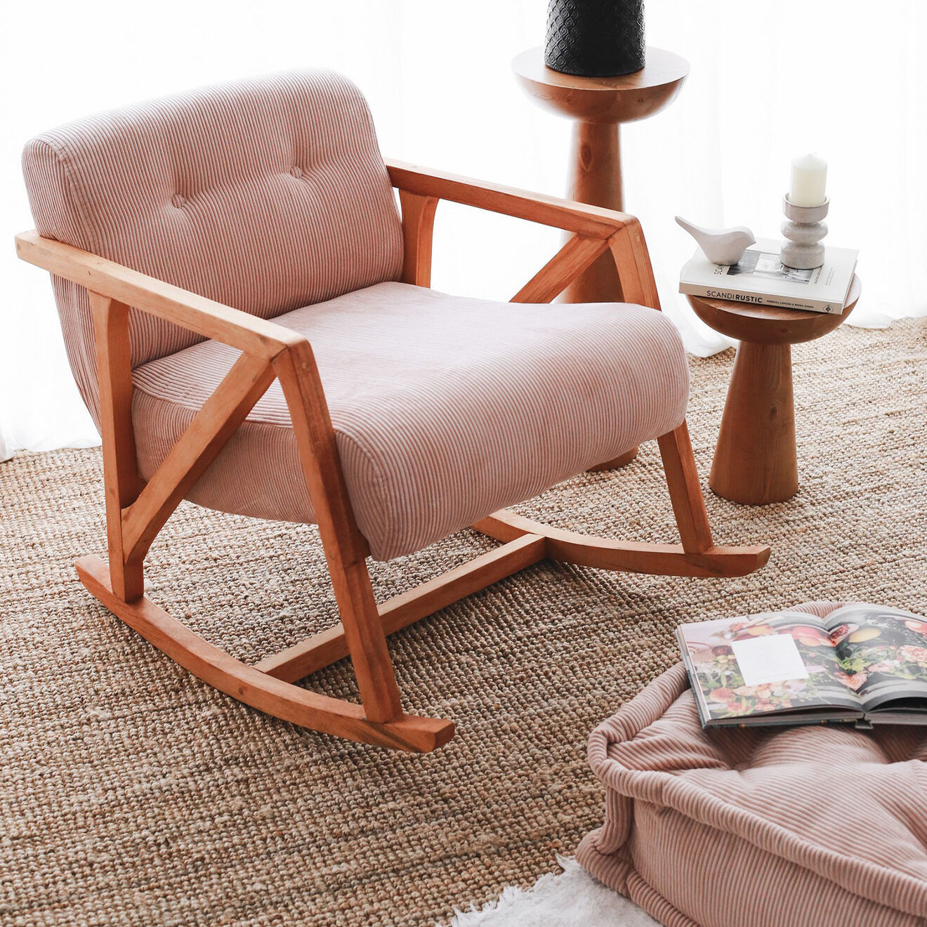 Homitis Fauteuil à bascule en Velours côtelé Nini Sallanan rose - 85x67x75 cm