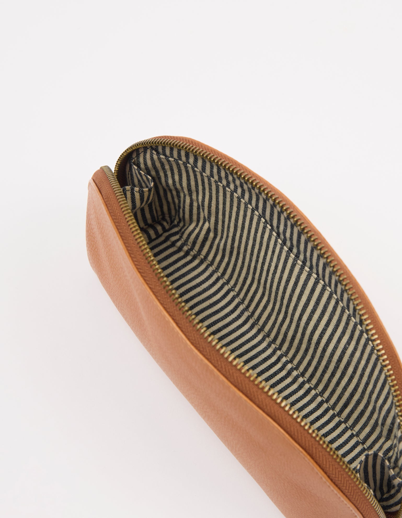 Make up Case Medium - Wild Oak Soft Grain