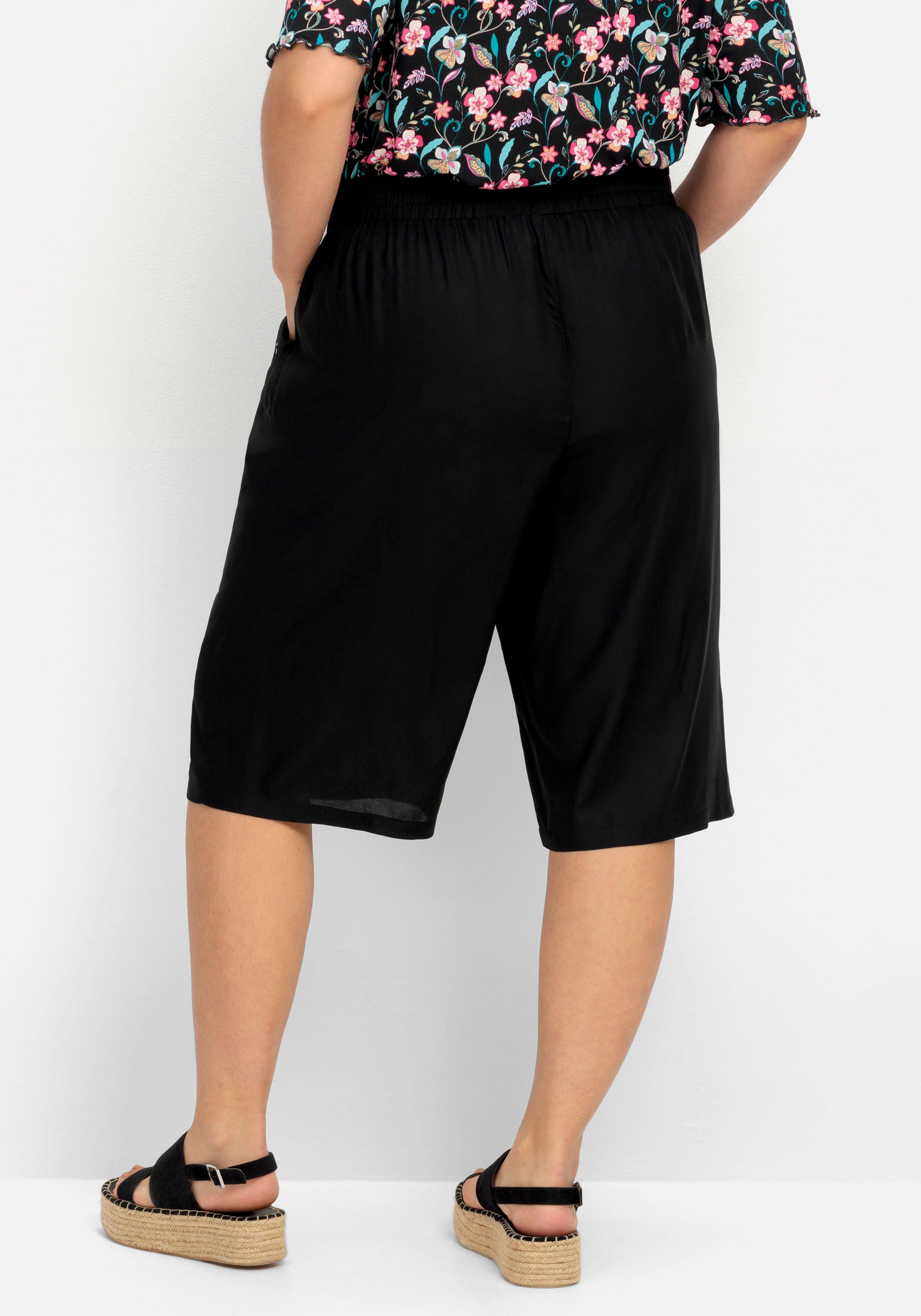 Weite Bermudas mit Smokbund, aus Viskose
