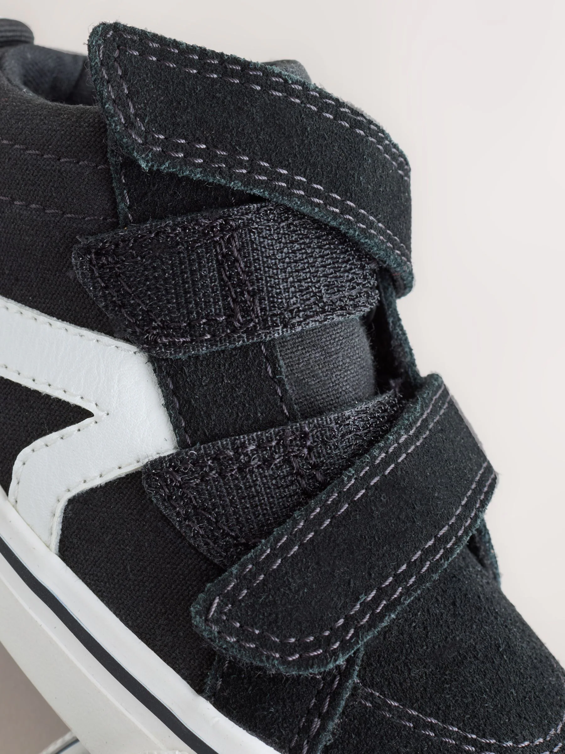 Zwart - Suède hoge sneakers met klittenbandsluiting