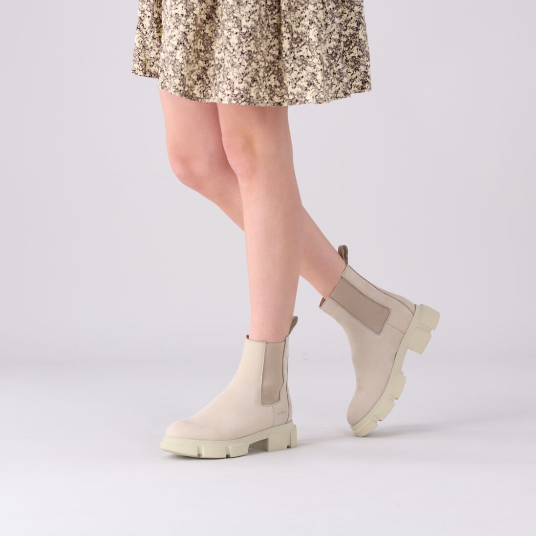 COPENHAGEN STUDIOS beige copenhagen studios chelsea boots cph570