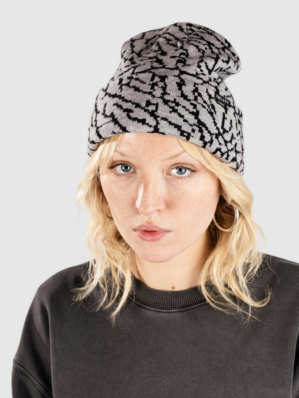 Sheisty Cracks Beanie gray