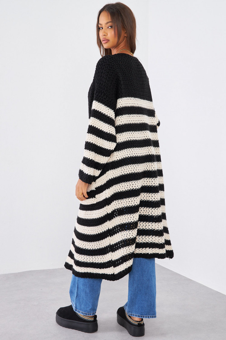 Gilet noir et beige en maille long