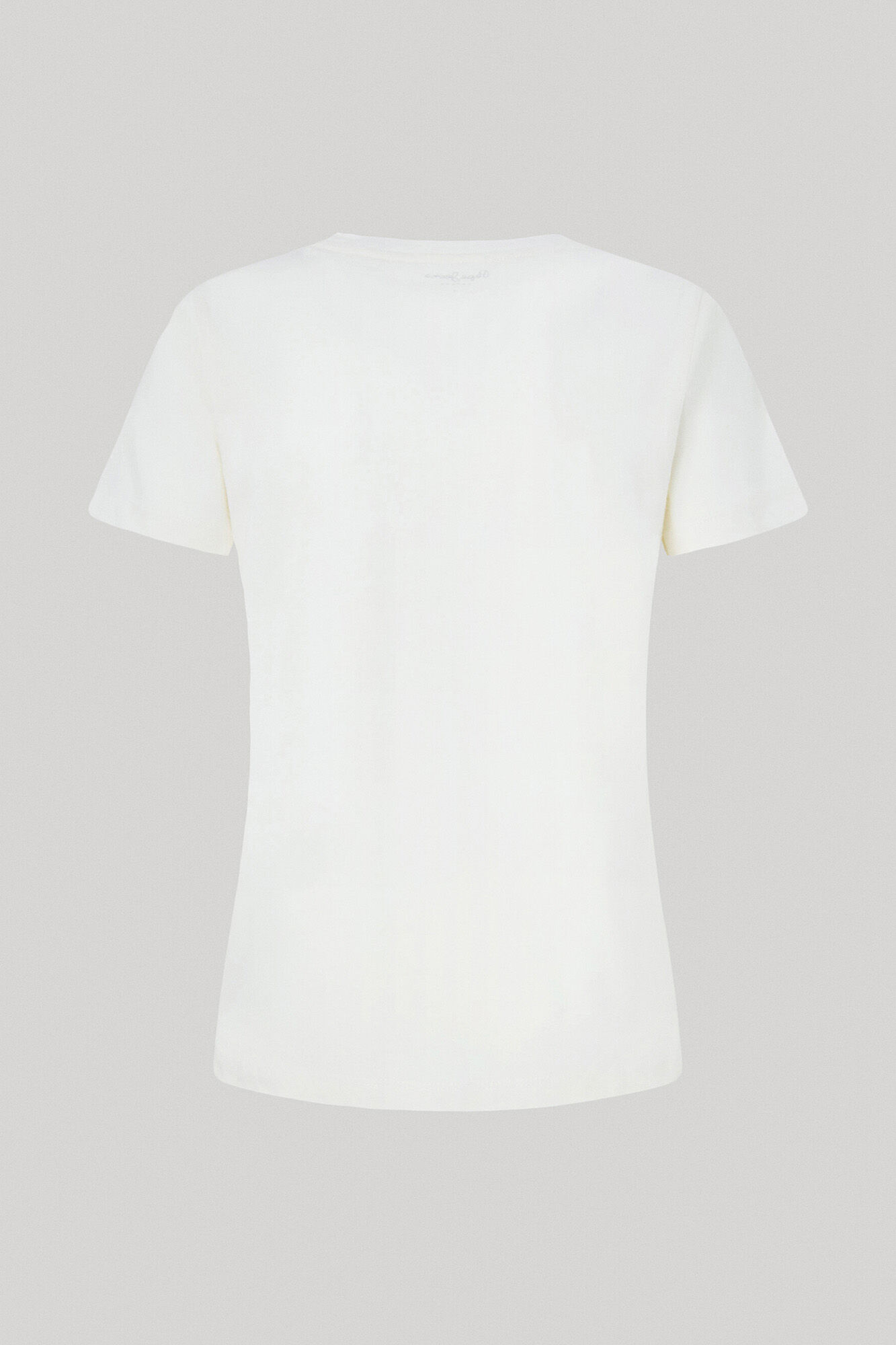 estampa de logotipo em camiseta