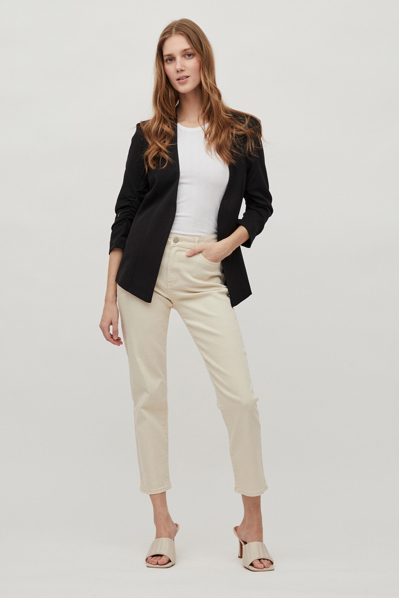 Blazer Vila com mangas franzidas - Preto