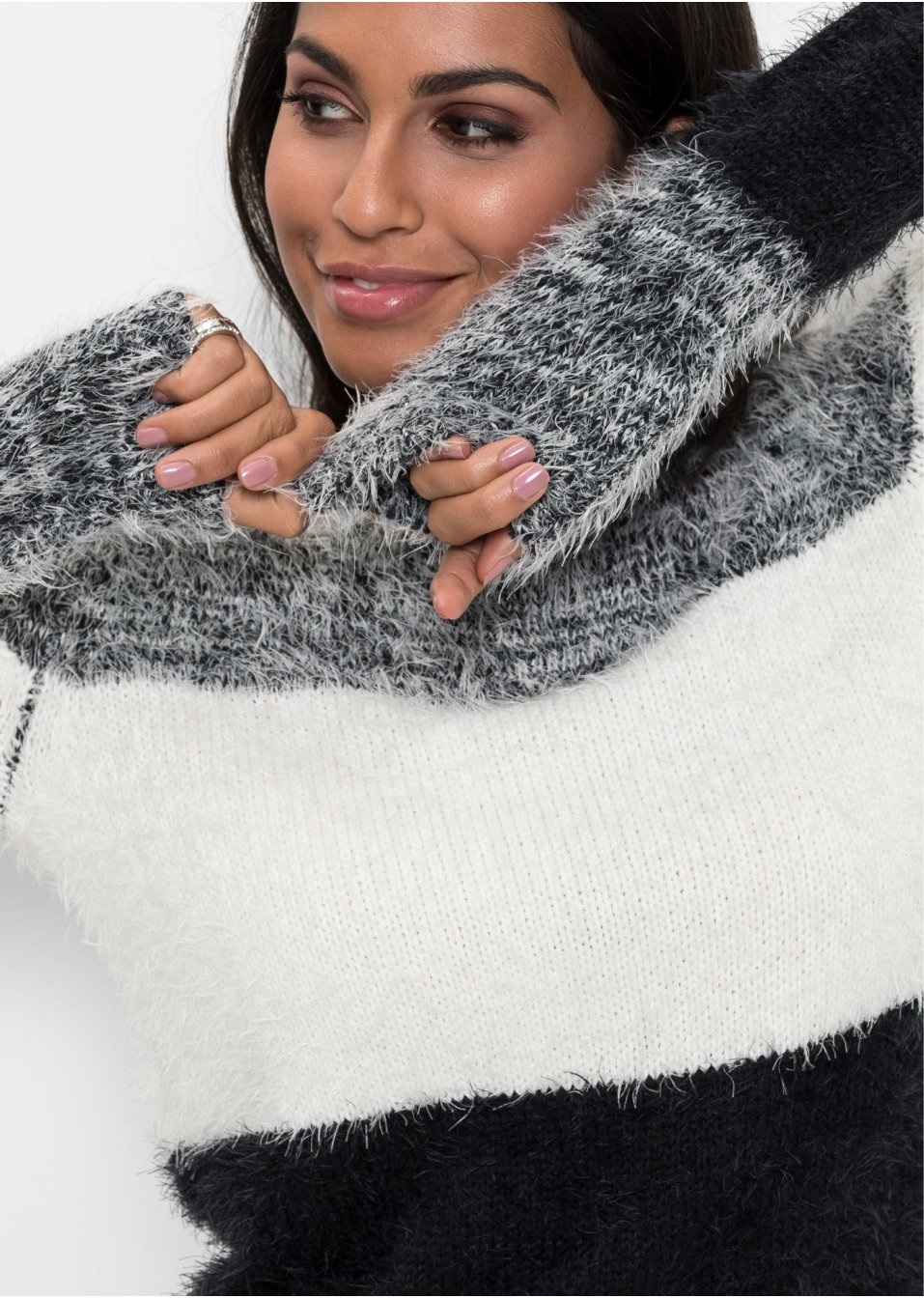 Pull duveteux à rayures
