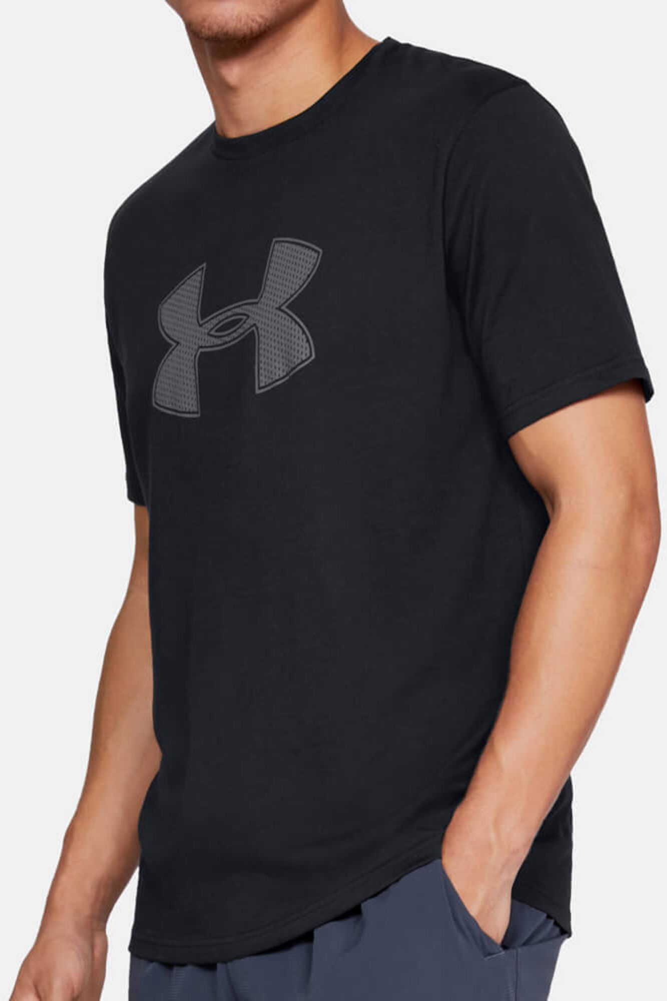 Camiseta de manga curta com logo grande - preta