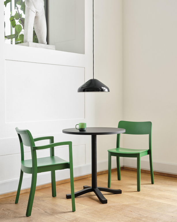 Hay Pastis eettafel 90 walnut
