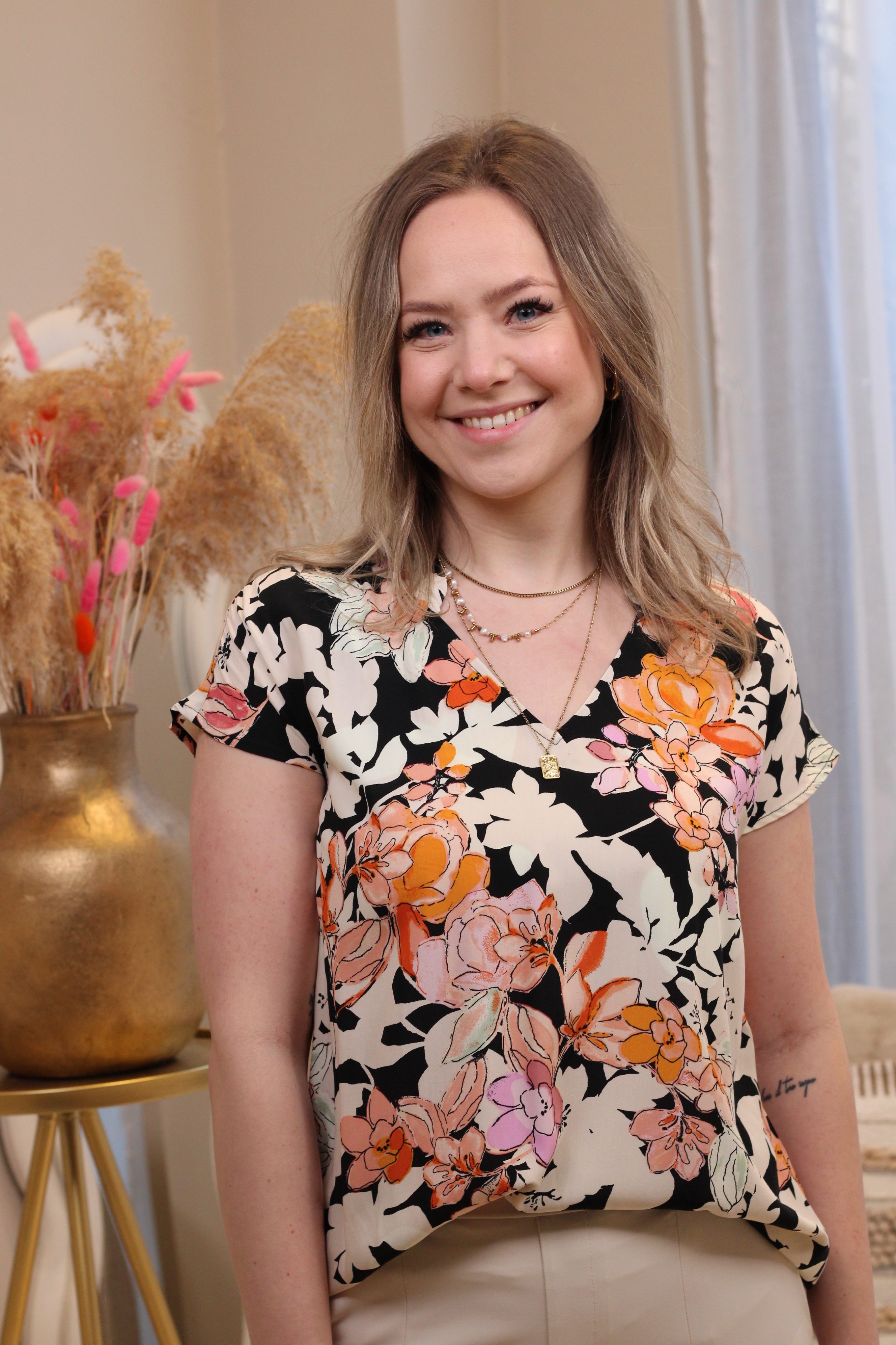 Culture - Audrey Bello Capsleeve - Orange/Pink Flower