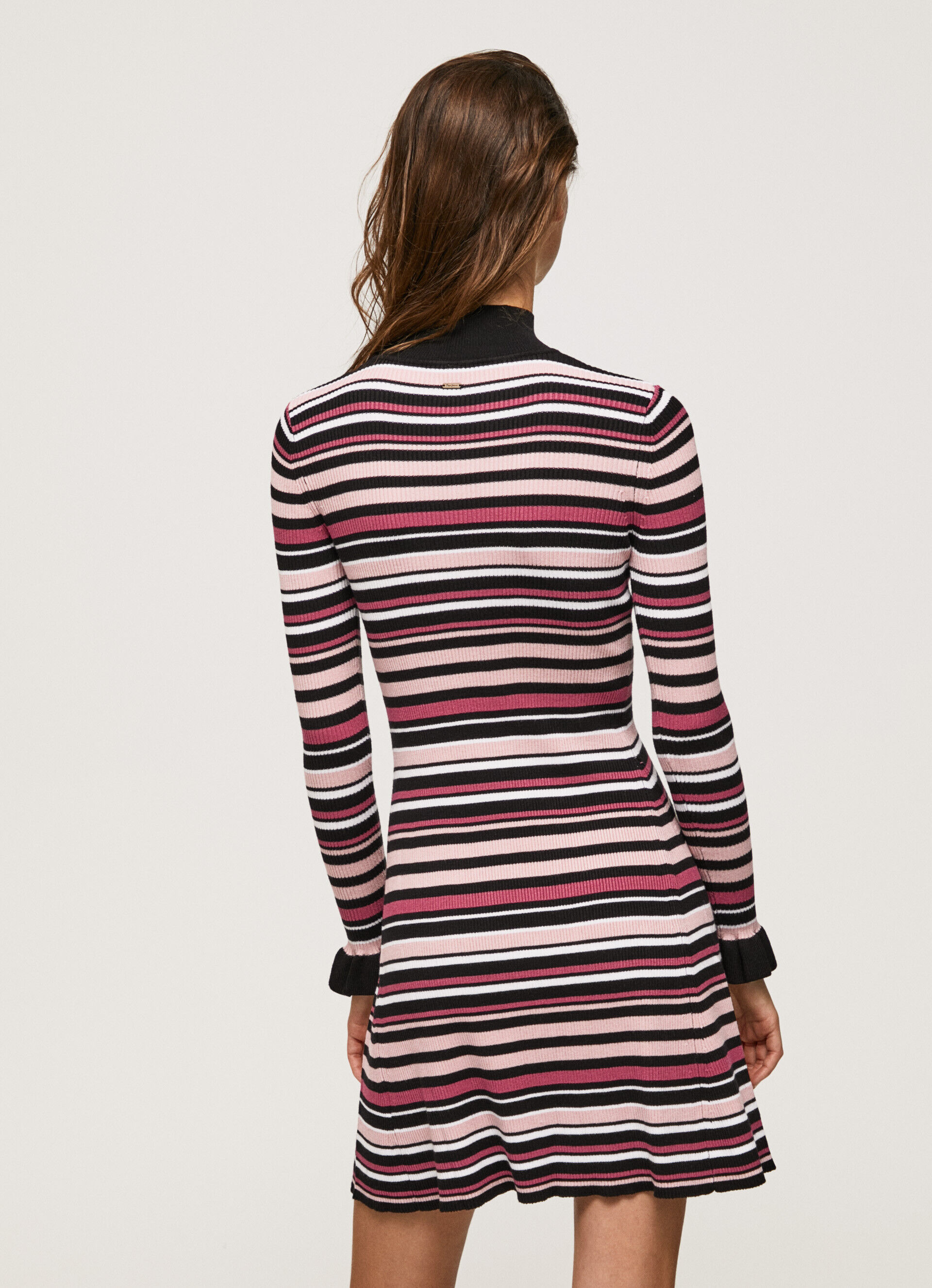 VESTIDO CURTO DE MALHA COM ESTAMPA LISTRADA - multicolorido