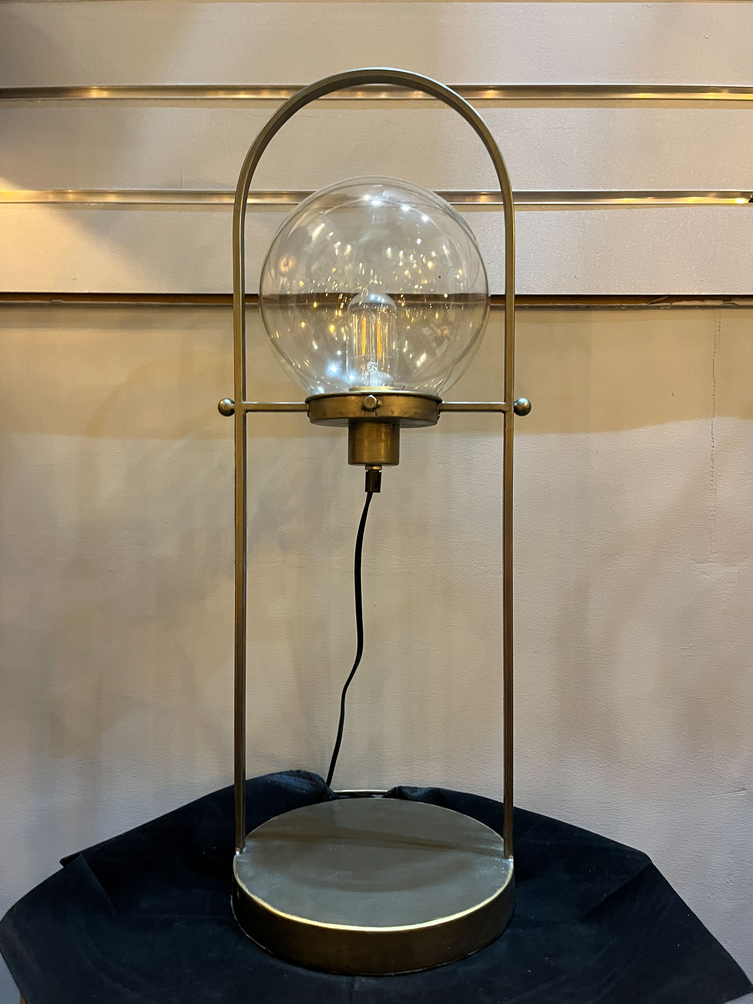 Tischleuchte 'Bulb', aus Metall und Glas, Ø 23 cm, H 69 cm von fischer's lagerhaus