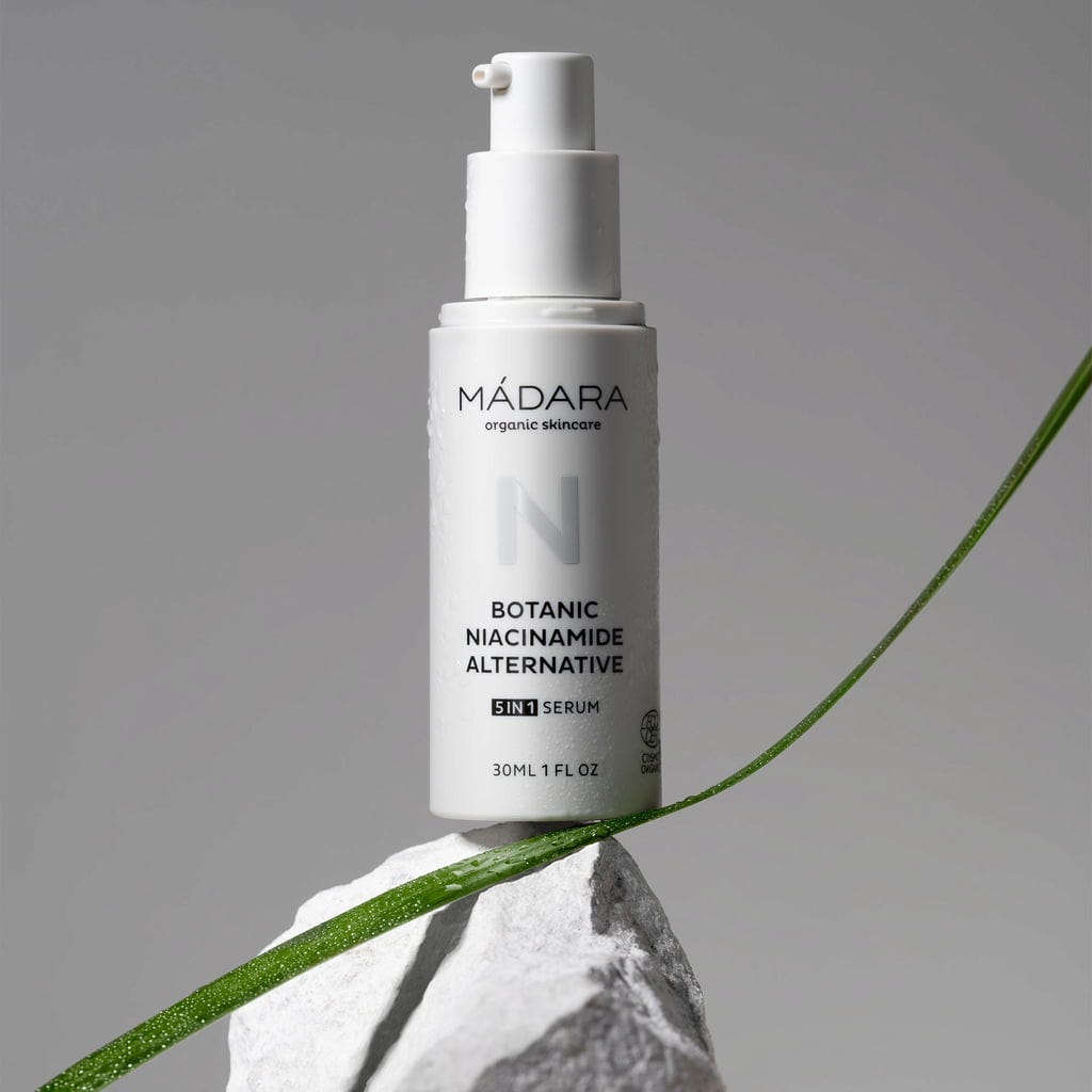 MÁDARA Organic Skincare  Botanic Niacinamide Alternative 5-in-1 Serum, 30 ml