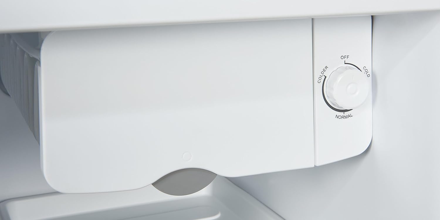 Exquisit Mini Kühlschrank CKB45-0-031F schwarz| Kühlbox | 47 Liter Nutzinhalt | Hotelkühlschrank | Retrostyle