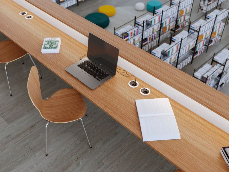 max connect Steckdoseneinheit DIVUS T13, USB-A/C, HDMI Weis Steckdoseneinheit mit erhöhtem Berührungsschutz zum Schutz vor elektrischen Unfällen