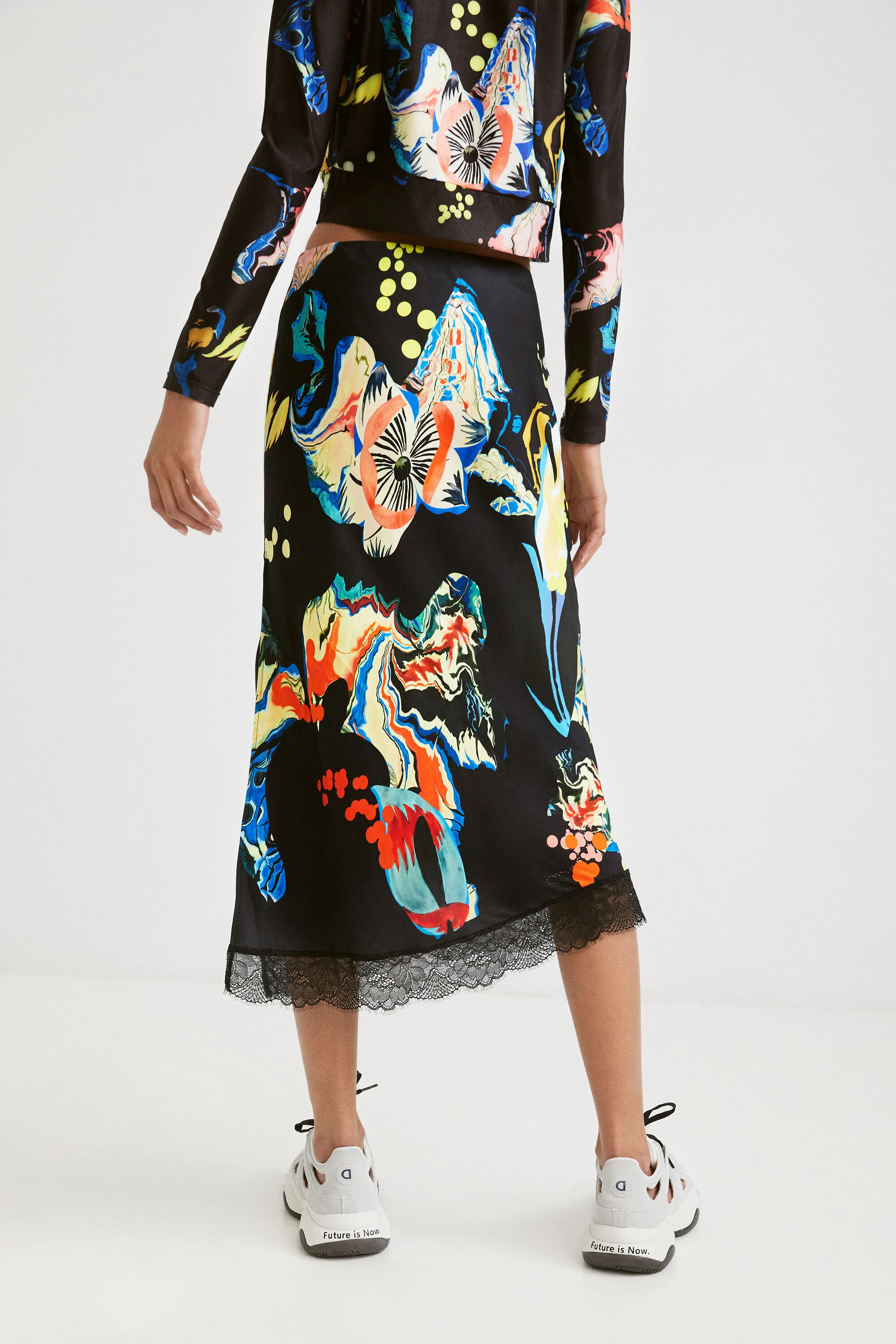 Saia midi justa estampada