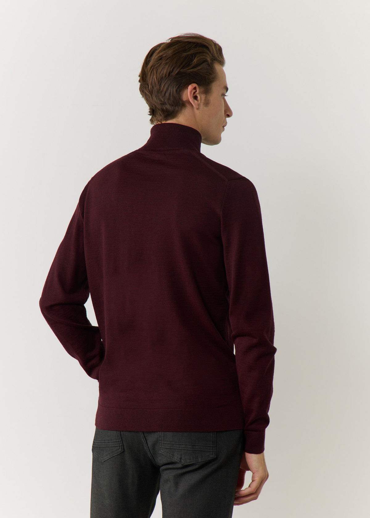 Pull col roulé en laine Mérinos mélangée unie bordeaux