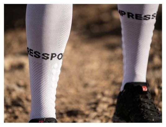 Paire de Chaussettes de compression Compressport Full Socks Run Blanc