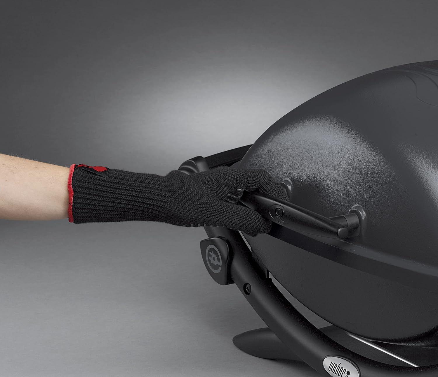 Weber Q2400 Barbecue électrique avec support + tablettes latérales, surface de cuisson 54 x 39 cm, grille en fonte émaillée (2 parties), couvercle et cuve en fonte d'aluminium - Gris foncé (55020053)