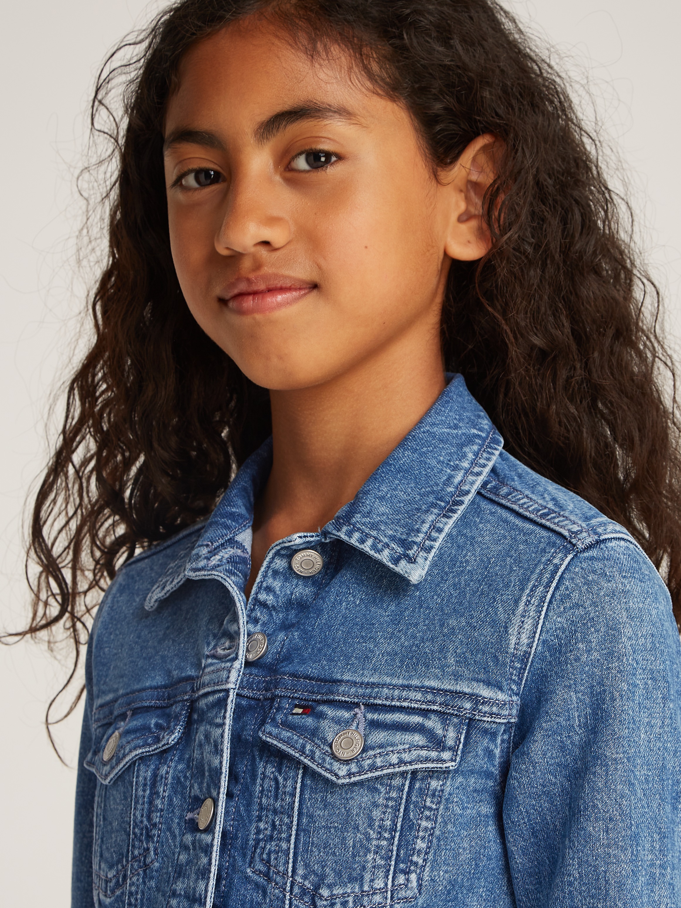 Tommy Hilfiger Jeanskleid »DENIM DRESS LS« Brusttaschen mit Brusttaschen, in blauer Waschung