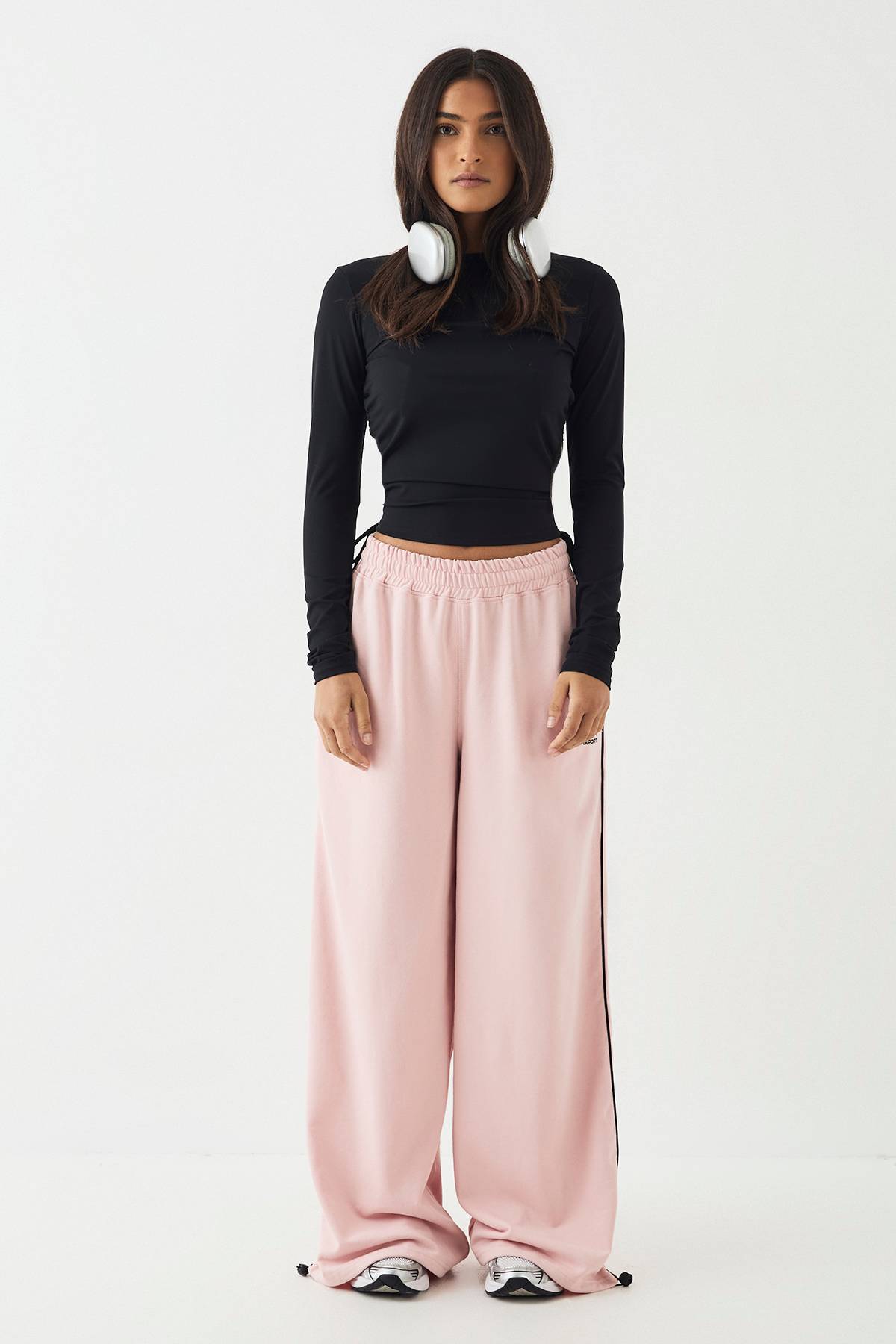 DSGN Studio Jogging Taille Moyenne avec Détails de Passepoil et Cordon de Serrage