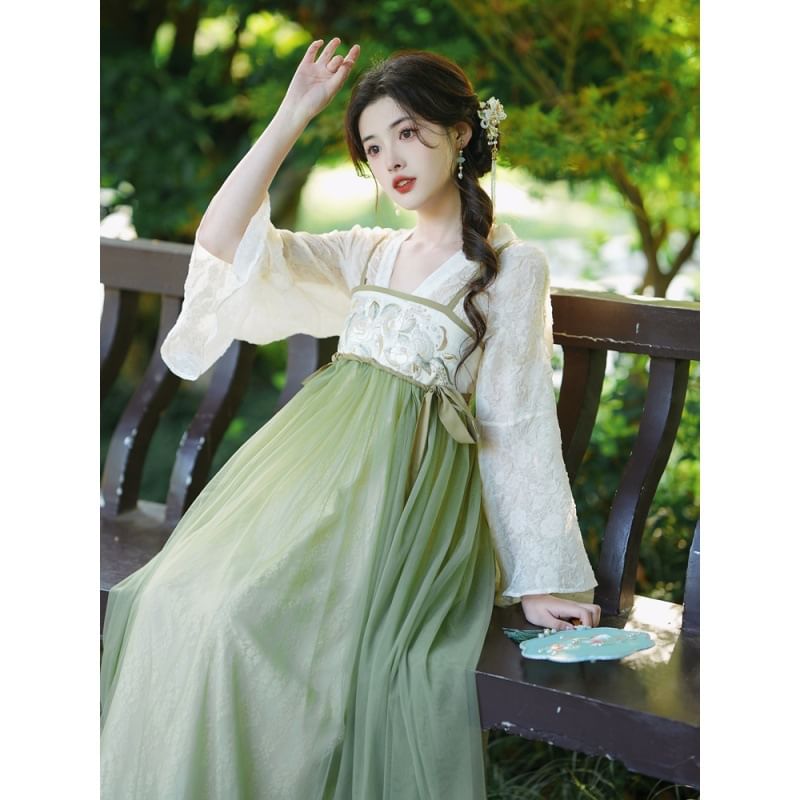 Pinocle - Hanfu-kostuumset met geborduurde bloemen