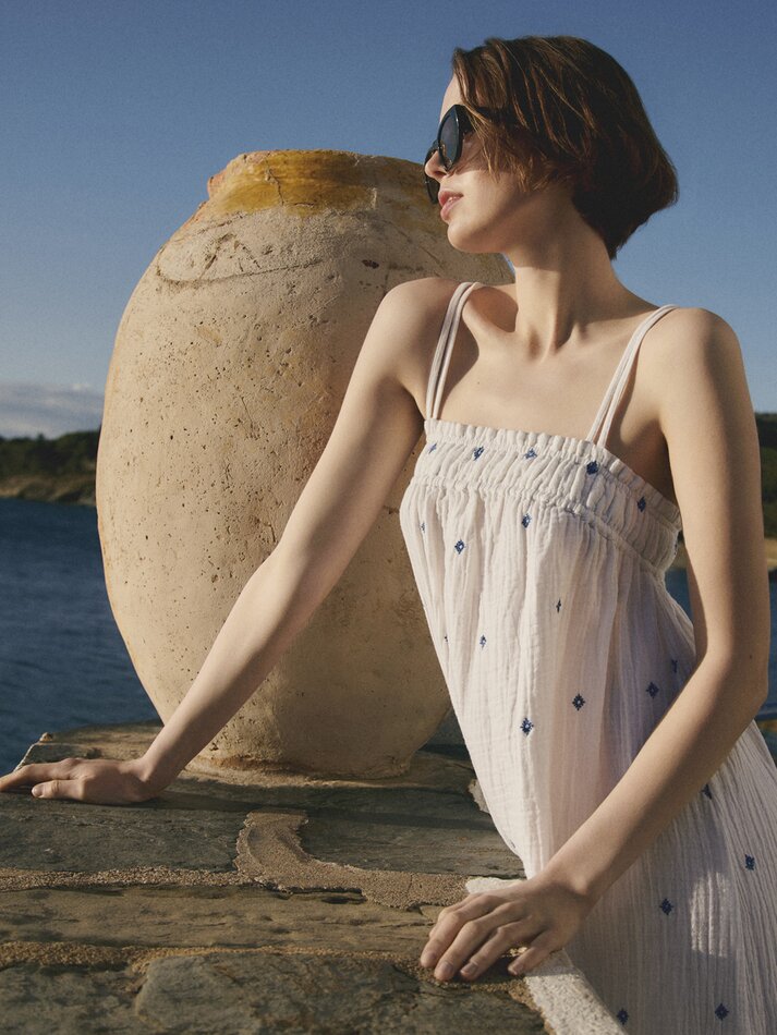 Vestido longo com bordado - Branco-creme