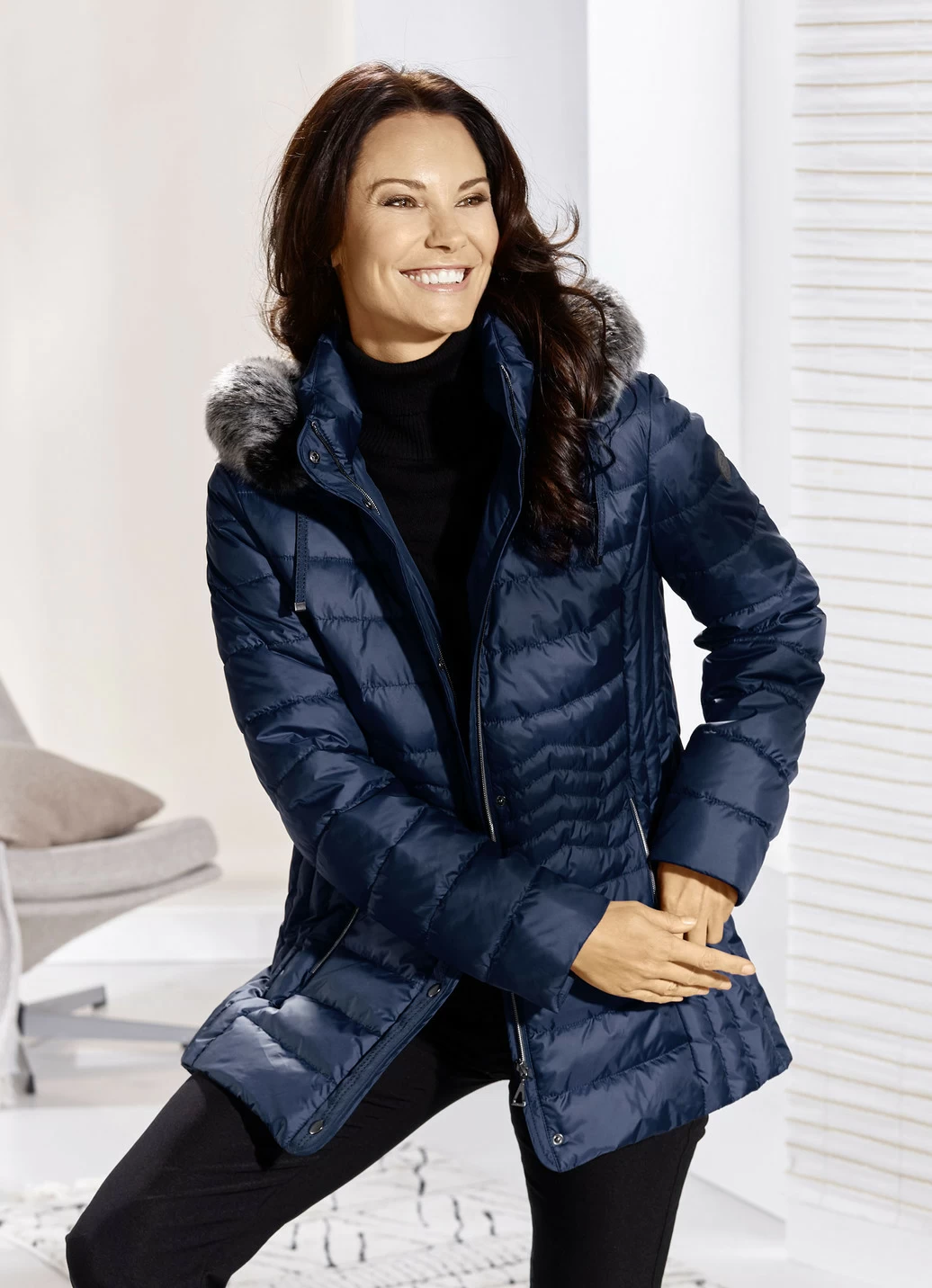 Jacke mit abnehmbarer Kapuze