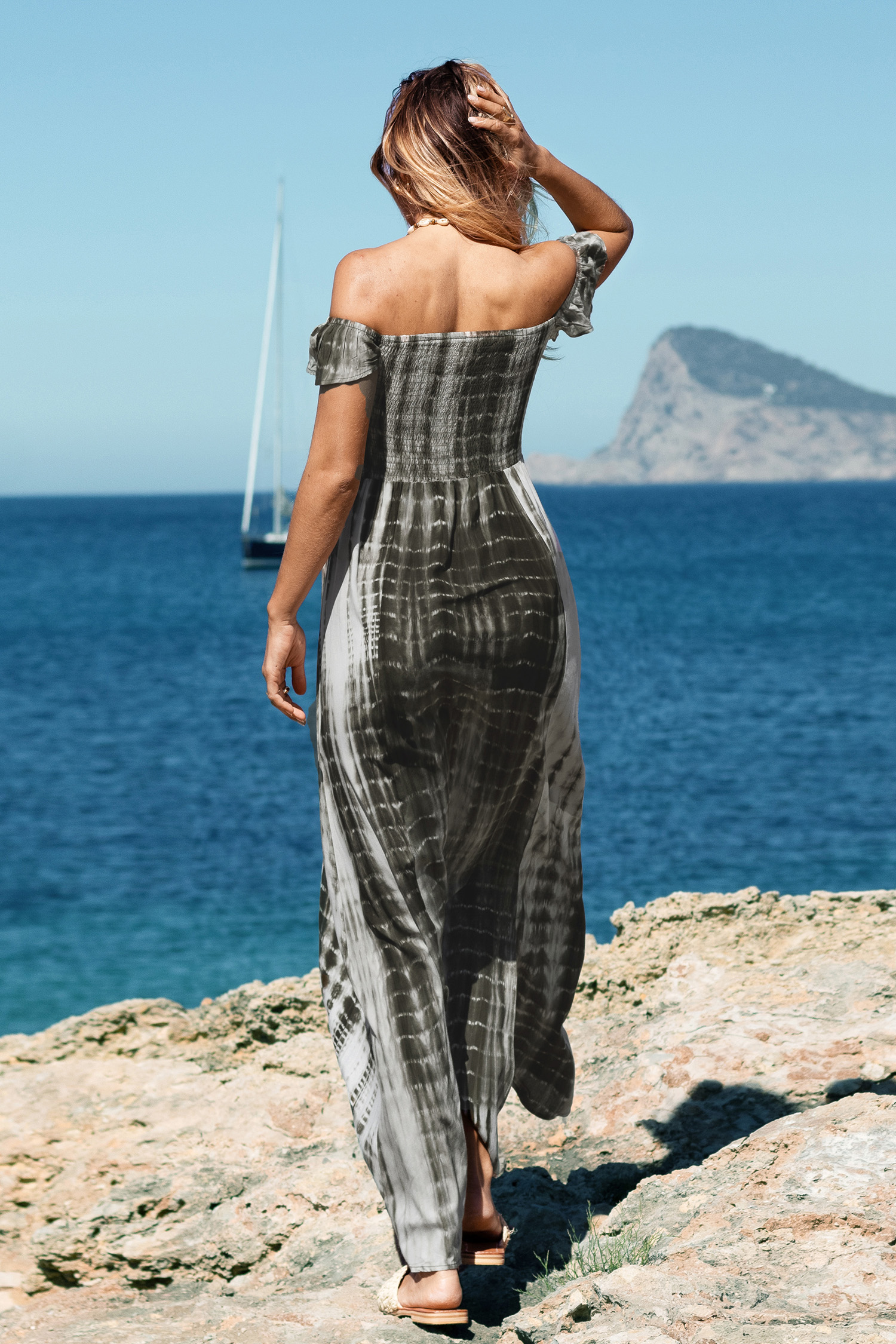 Robe maxi à épaules dénudées tie dye