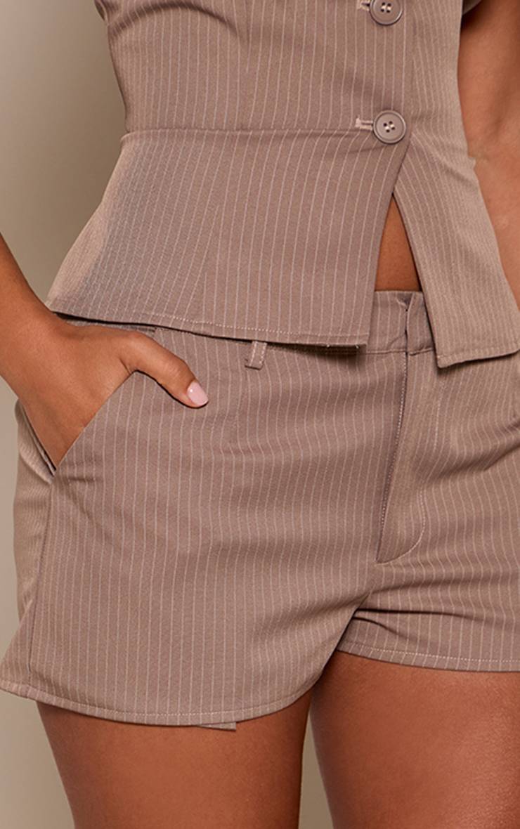 Taupe Short Mini Tailleur À Fines Rayures Petite