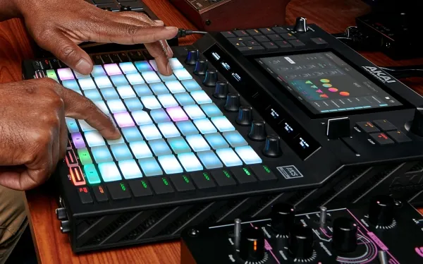 [OUTLET] - Akai Production Center FORCE