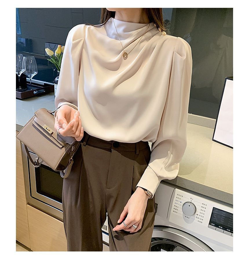 Aurora - Blouse met lange mouwen en mockneck, effen gerimpeld en knoopjes