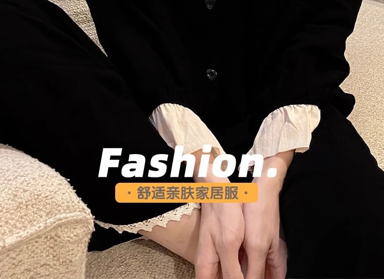 Gecko - Pyjamaset: top met lange mouwen, kraag, tweekleurige vlinderapplicatie en knoopjes + broek met splitzoom