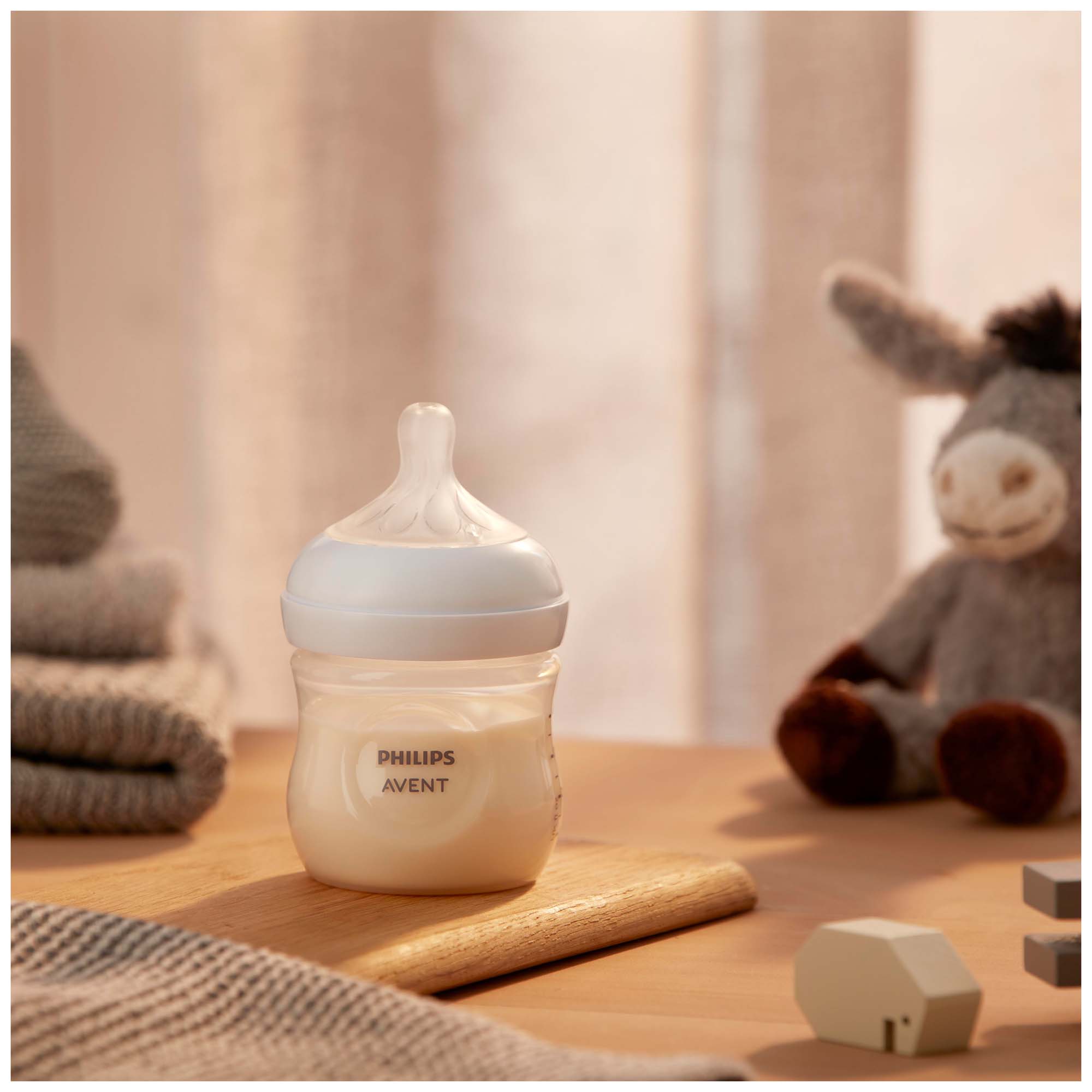 Philips Avent Natural Flesspeen 6M+ transparant