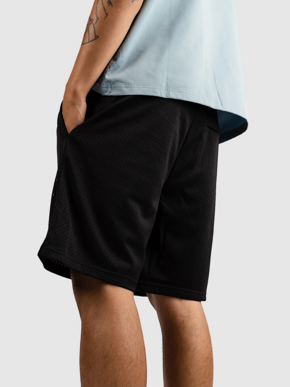 Welcome Barb Mesh Shorts black