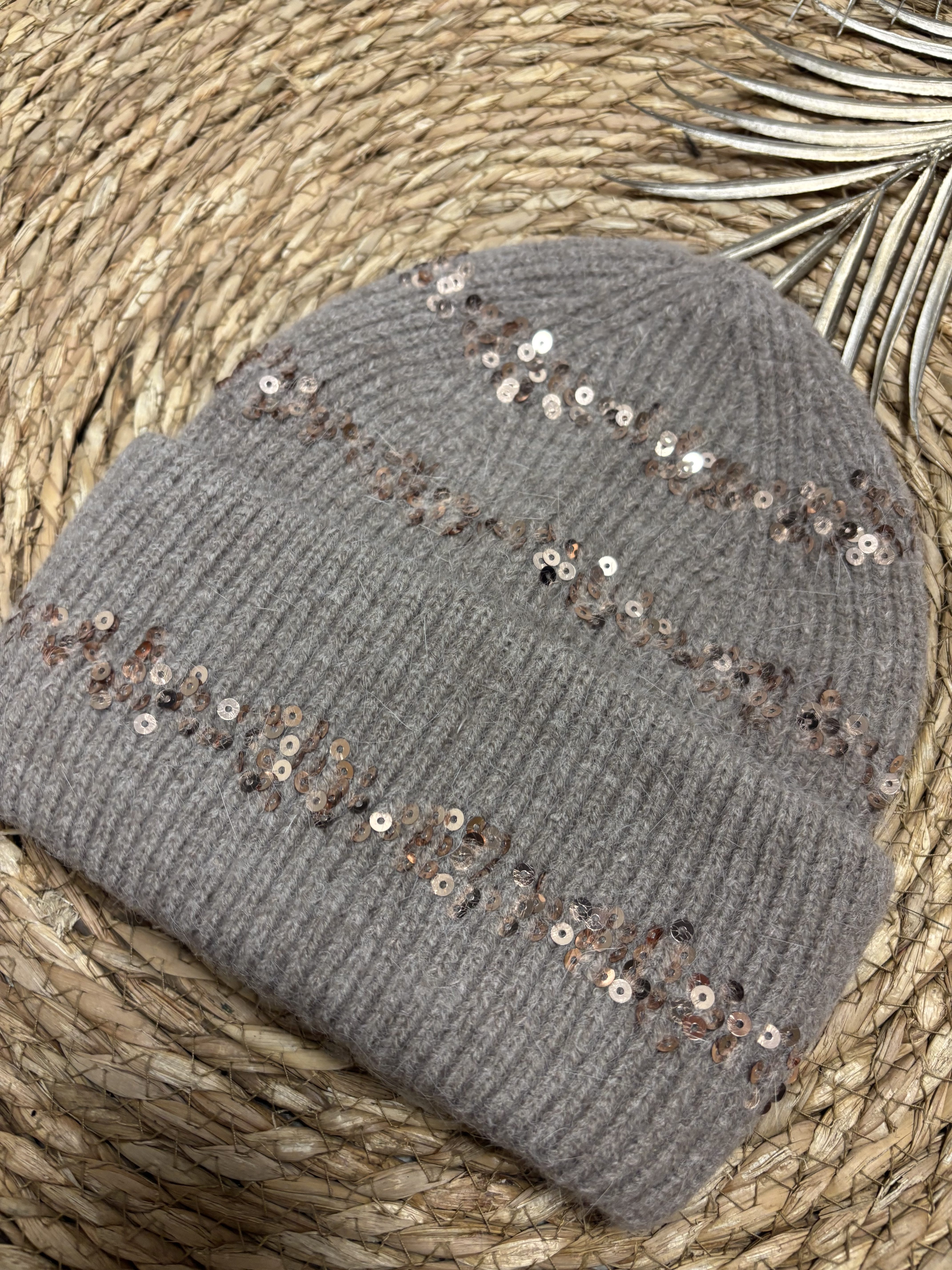 Muts Met Pailletten Taupe