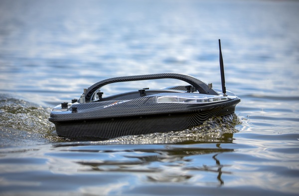 Bateau Amorceur BaitStar Baitboats Pro All-in-One Carbon (avec Échosondeur & GPS)
