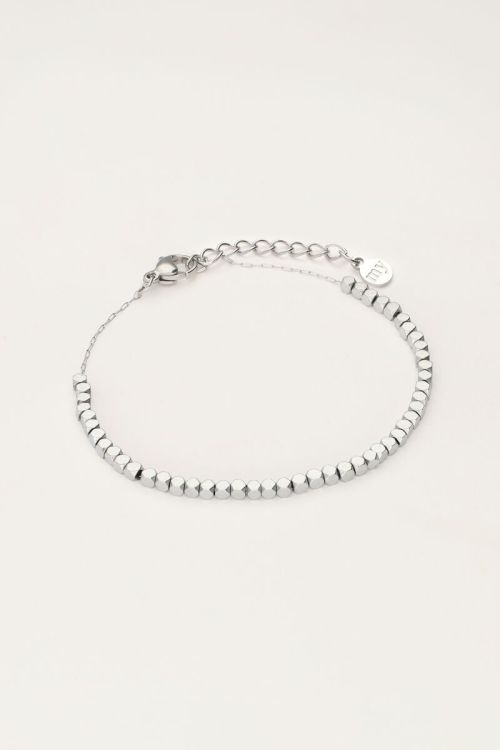 Minimalistische armband met vierkante kralen