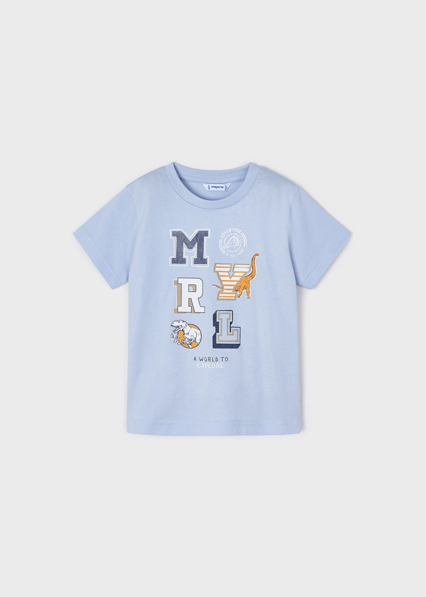 Camiseta infantil masculina em algodão sustentável com estampa.