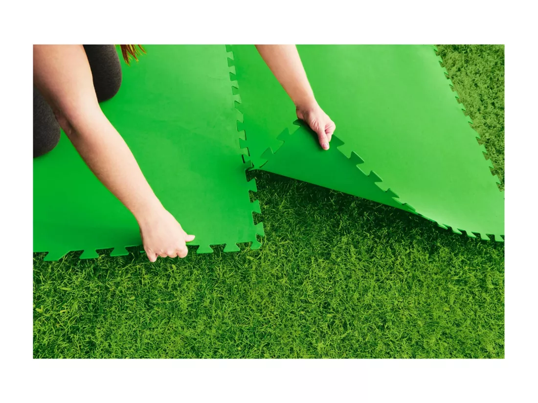 Lot de 9 Dalles de protection de sol en mousse vert 78 x 78 cm ép 4 mm (tapis de sol pour piscine hors sol ou spa