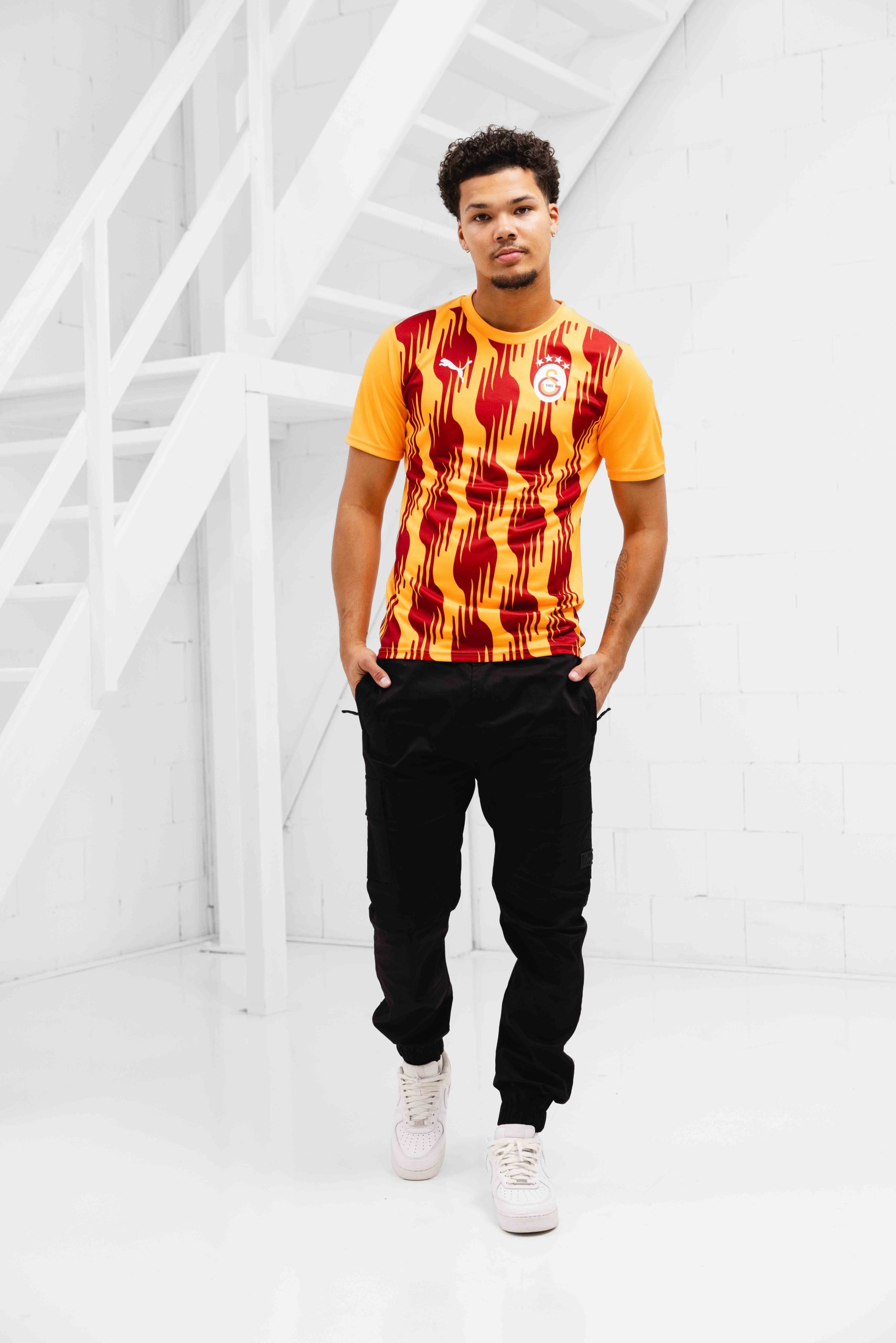 Galatasaray Pre-Match Shirt Senior 2024/2025