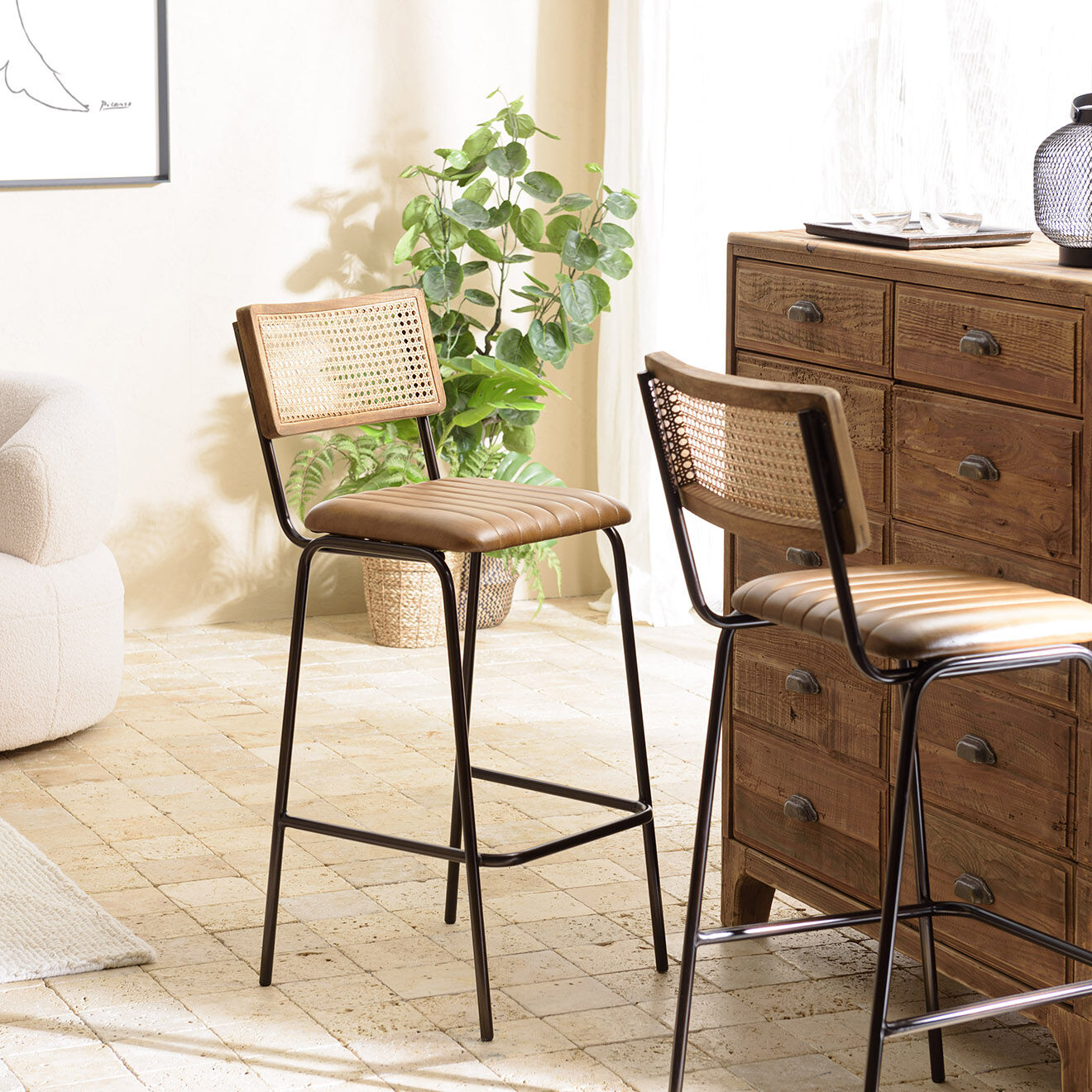 Macabane 2 Tabourets de bar assise matelassée en Cuir rotin/noir - 45x55x104 cm