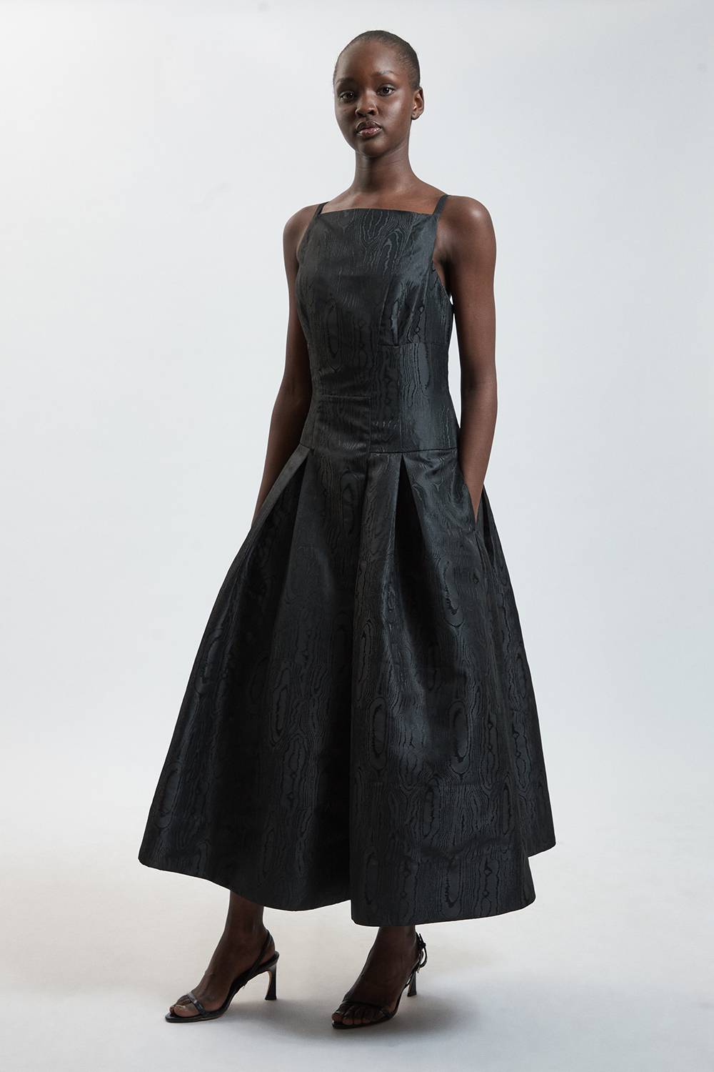 KarenMillen Robe Midi À Bretelles Et Encolure Carrée En Taffetas Sergé